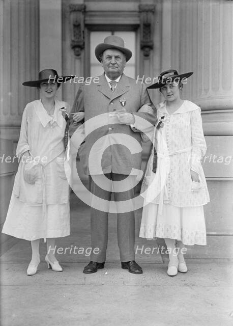 John Hollis Bankhead, Rep. from Alabama, At Confederate Reunion, D.C. with Grand-Daughters...1917. Creator: Harris & Ewing.