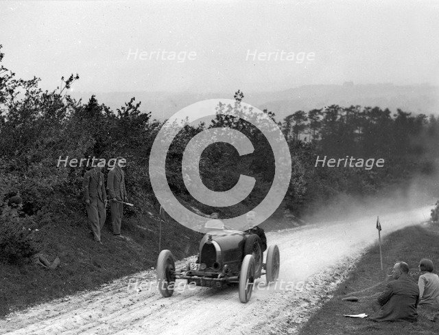 Bugatti Type 35 of WD Phillips setting the fastest time in an acceleration test. Artist: Bill Brunell.