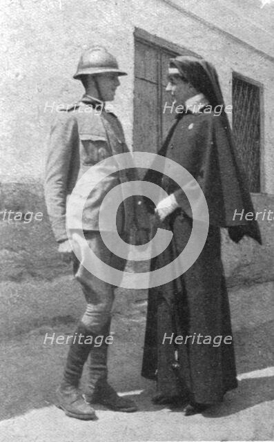 'La famille du duc d'Aoste en France; La duchesse d'Aoste et son fils aine, le prince Amedee', 1916. Creator: Unknown.