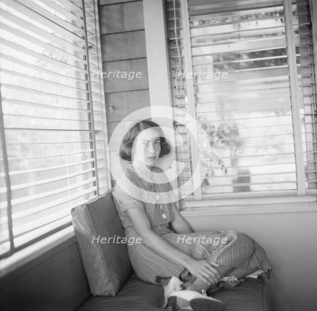 Mrs. William Muschenheim, portrait photograph, between 1911 and 1942. Creator: Arnold Genthe.