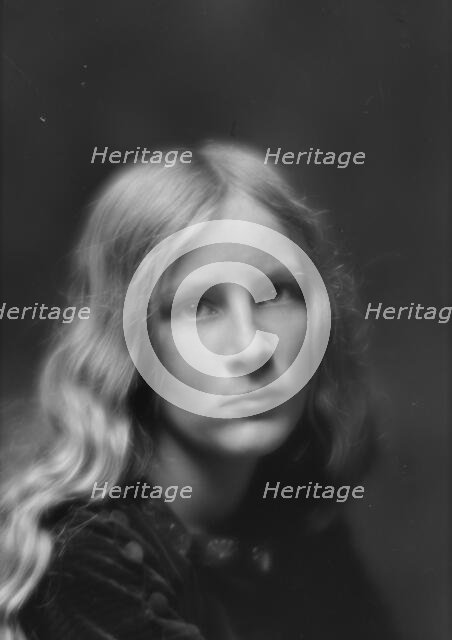 Cook, Catherine, Miss, portrait photograph, 1912 May 9. Creator: Arnold Genthe.