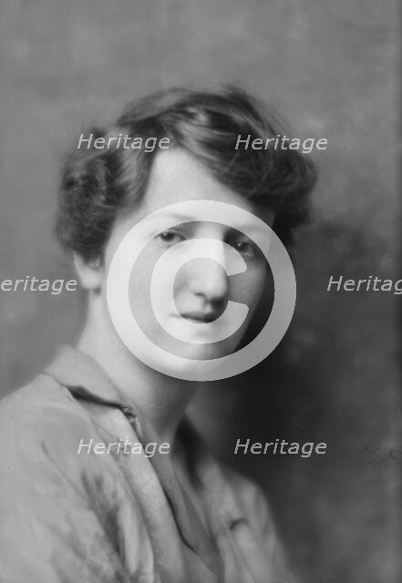 Watson, Ruth, Miss, portrait photograph, 1915. Creator: Arnold Genthe.