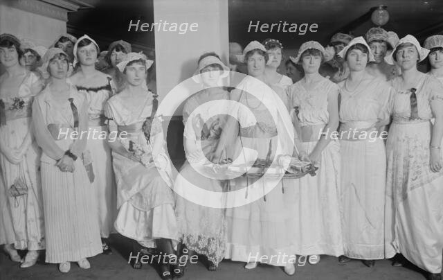 Toy sellers, Biltmore, between c1910 and c1915. Creator: Bain News Service.