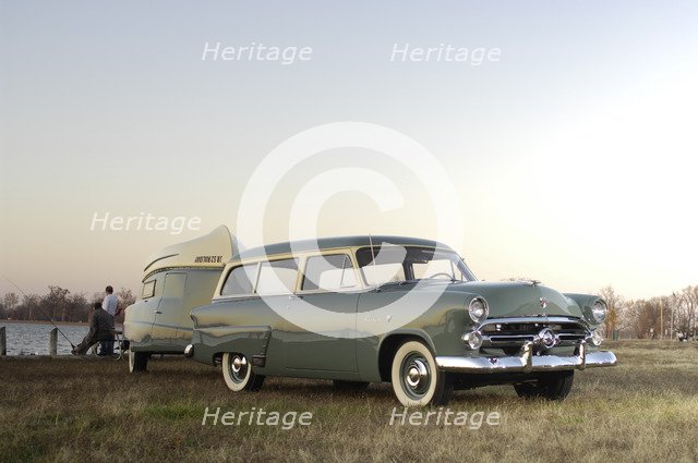 Ford Ranch wagon with kom pack trailer 1952. Artist: Simon Clay.