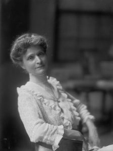 Hughes, Charles, Mrs., portrait photograph, 1916 June 16. Creator: Arnold Genthe.