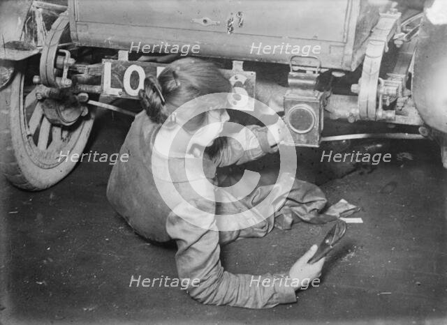 Woman worker, England, between c1915 and c1920. Creator: Bain News Service.