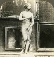 'Venus de Medici in the Uffizi Palace, Florence, Italy', c1909. Creator: Unknown.