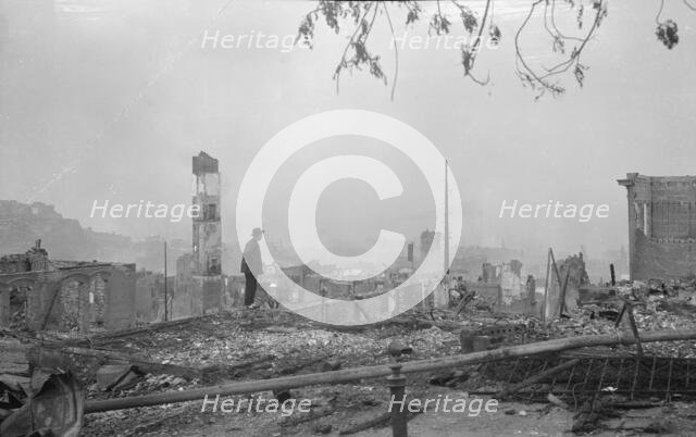 On the ruins (April 1906), Chinatown, San Francisco, 1906 Apr. Creator: Arnold Genthe.