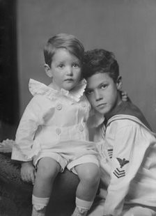Children of Mrs. H.A. Wilson, portrait photograph, 1918 Nov. 30. Creator: Arnold Genthe.