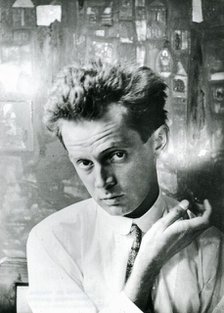 Egon Schiele in front of the painting "Waldandacht" (Forest prayers), 1915.