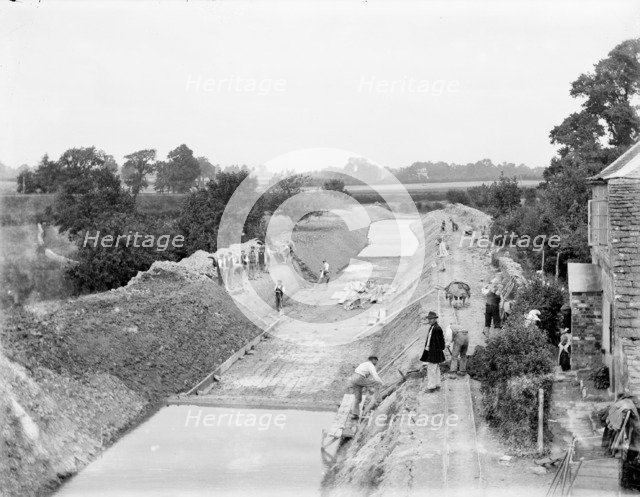 Blue House, Thames & Severn Canal, Siddington, 1904. Artist: Henry Taunt