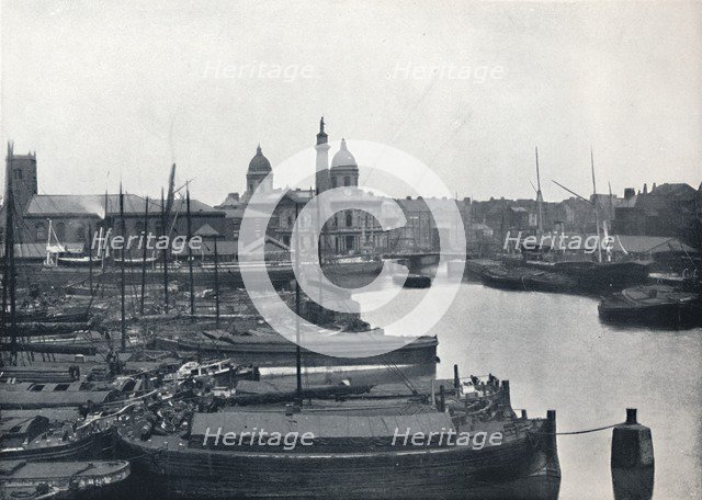 'Hull - Prince's Dock: With The Wilberforce Memorial and Dock Offices', 1895. Artist: Unknown.