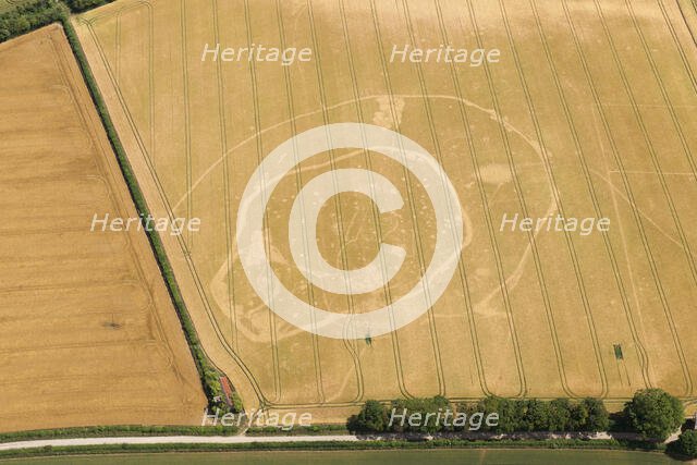 Iron Age double ditched enclosure crop mark, near South Wonston, Hampshire, 2015. Creator: Historic England.