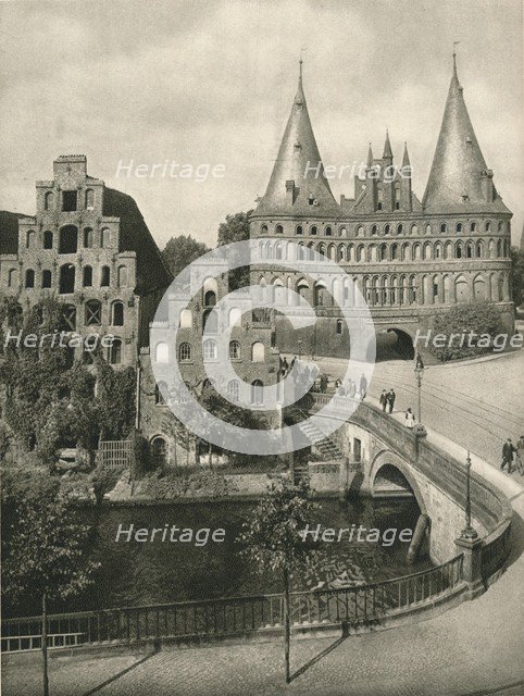'Lubeck - Holstentor', 1931. Artist: Kurt Hielscher.