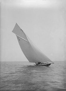 The gaff rigged 8 Metre class 'Termagent' (H9) sailing close-hauled, 1911. Creator: Kirk & Sons of Cowes.