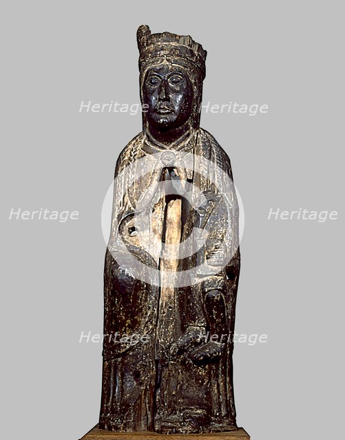 Wood carving of the Madonna and child, it looks like the Virgin of the Cloister of Solsona.
