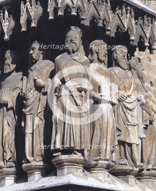 Façade of the Cathedral of Tarragona, detail of the apostolate in the right jamb.