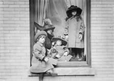 Mrs. B. Guinness & children, between c1910 and c1915. Creator: Bain News Service.