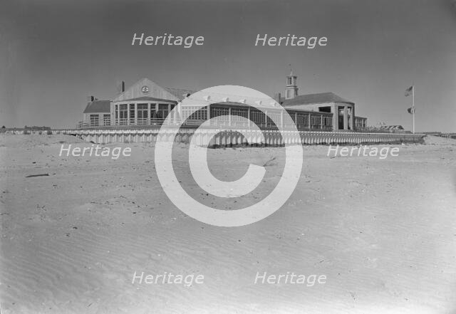 The Dunes Club, Narragansett, Rhode Island, 1939. Creator: Gottscho-Schleisner, Inc.
