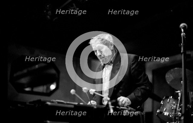 Bill Le Sage, Watermill Jazz Club, Dorking, Surrey, April 2000. Artist: Brian O'Connor.