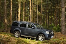 2005 Nissan Pathfinder 2.5 Tspec dci Artist: Unknown.