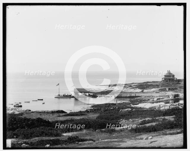 Appledore (House) hotel and cottages, Isles of Shoals, N.H. i.e. Maine, c1901. Creator: Unknown.