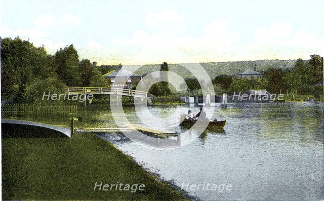Marlow Lock, Buckinghamshire, 20th Century. Artist: Unknown