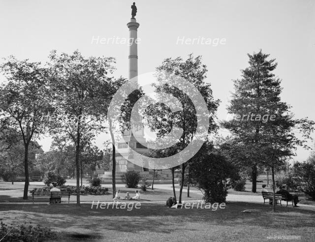 Douglas Monument, Douglas Park, Chicago, Ill., (c1907?). Creator: Unknown.