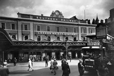 London Bridge Station, Southwark, London, c1920-c1930.  Artist: George Davison Reid