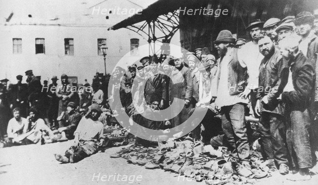 Khitrov marketplace, Moscow, Russia, 1900s. Artist: Unknown