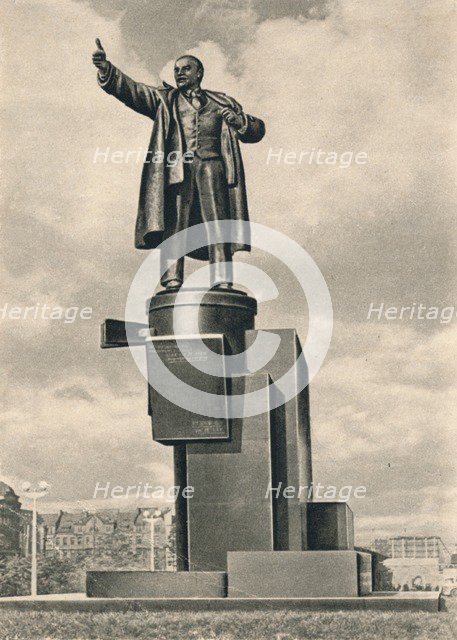 'Monument to Lenin by Evseev, Shchuko, and Gelfrejh, St Petersburg, Russia', c1926. Artists: Sergey Evseev, Vladimir Shchuko, Vladimir Gelfreich.