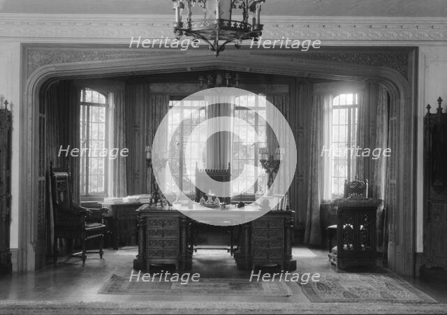 House of Mrs. Robert L. Dodge, 1933 Oct. 17. Creator: Arnold Genthe.