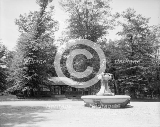 Fountain and pavilion, Cherokee Park, Louisville, Ky., between 1900 and 1910. Creator: Unknown.