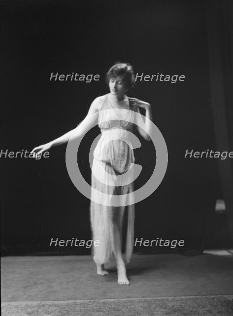 McKenzie, Margaret, Miss, 1919 Oct. 25. Creator: Arnold Genthe.