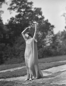 Block, Stella, Miss, 1919 or 1920. Creator: Arnold Genthe.