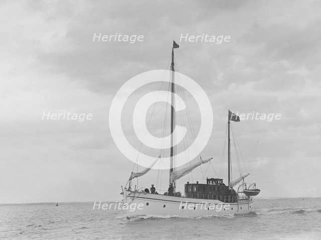 The 44 ton ketch 'Wayfarer', 1921. Creator: Kirk & Sons of Cowes.