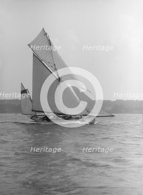The 46 ft yawl 'Chinkara' under sail, 1913. Creator: Kirk & Sons of Cowes.