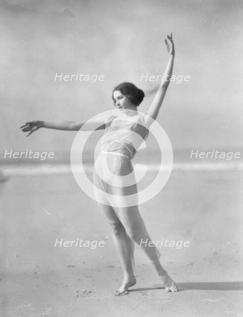 Severn, Margaret, Miss, 1920 May 21. Creator: Arnold Genthe.