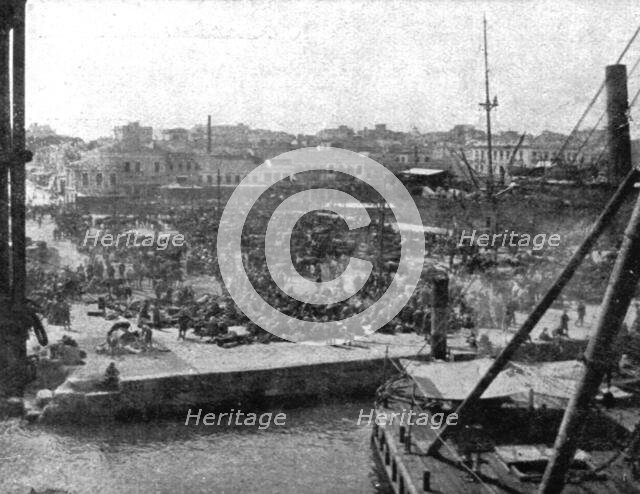 'Les Evenements de Grece; Le 12 juin 1917, a 17 heures: la cavalerie et le materiel debarques...1917 Creator: Unknown.