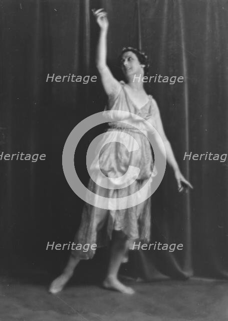 Duncan, Isadora, portrait photograph, between 1916 and 1918. Creator: Arnold Genthe.