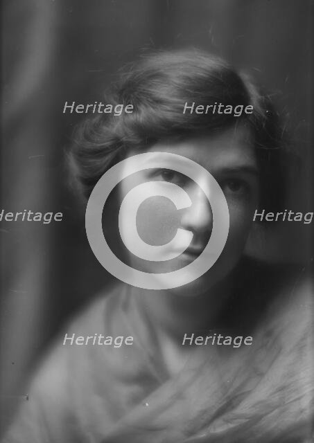 Langevin, Miss (Brown), portrait photograph, between 1912 and 1914. Creator: Arnold Genthe.