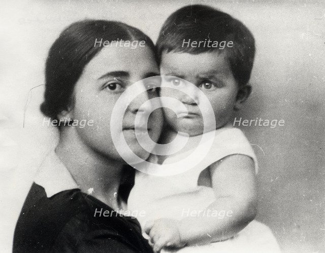 Nadezhda Alliluyeva, second wife of Josef Stalin, and their daughter Svetlana Alliluyeva, 1927. Artist: Unknown