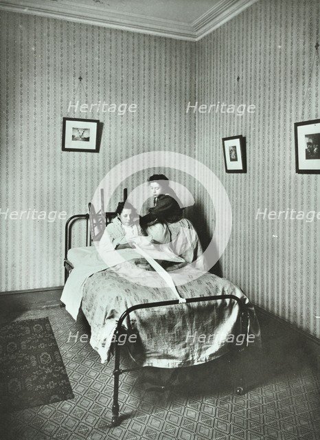 Housewifery, Barnsbury Park School, Islington, London, 1908. Artist: Unknown.