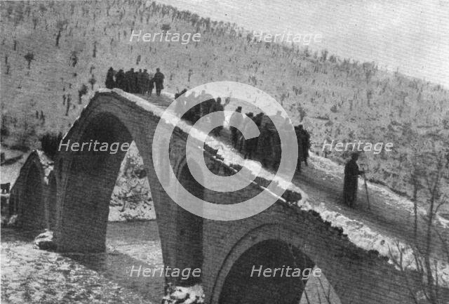 'La tragedie Serbe; L'atat-major general serbe, en retraite a travers l'Albanie..., 1916. Creator: Unknown.