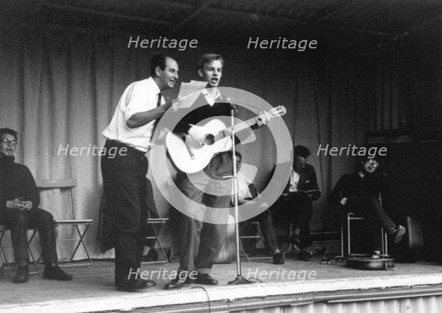 Barry Bettie and Peter Kennedy, Parliament Hill Fields, London, late 1950s-early 1960s. Artist: Eddis Thomas