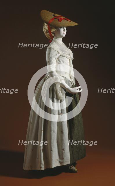 Woman's Robe à l'anglaise ensemble (gown, petticoat, fichu); hat; and shoes, Robe: 1780-1790.  Creator: Unknown.