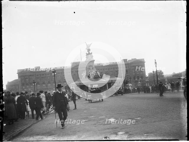 The Mall, City of Westminster, London, 1919. Creator: Katherine Jean Macfee.