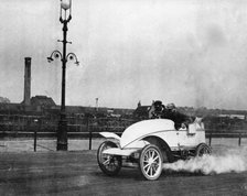 1902 Serpollet Easter Egg steam car at Bexhill. Creator: Unknown.
