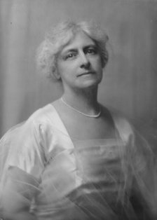 Clemons, Miss, portrait photograph, 1917 June 21. Creator: Arnold Genthe.