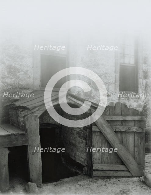 Lloyd House, Petersburg, Dinwiddie County, Virginia, 1933. Creator: Frances Benjamin Johnston.
